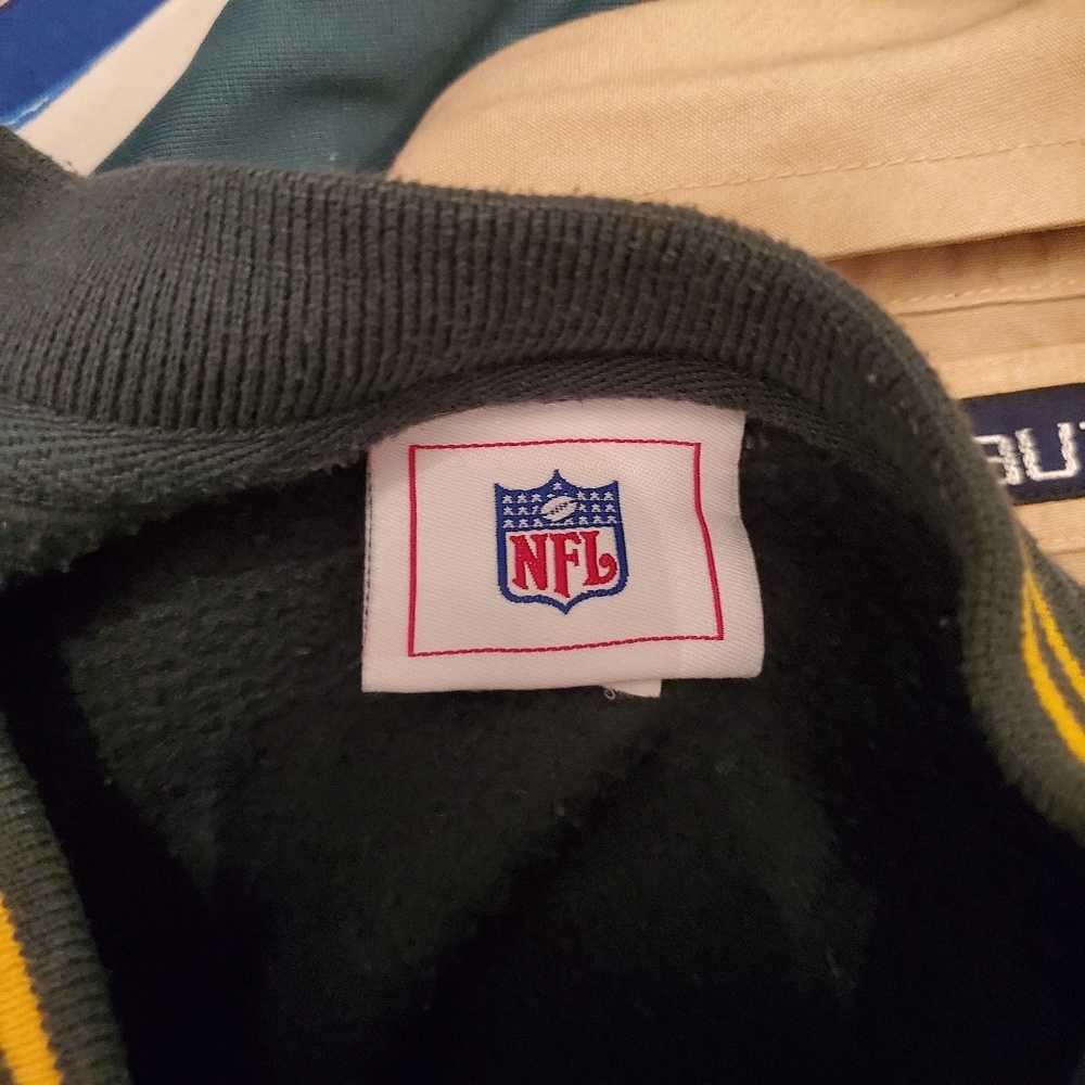 Green Bay Packers Two tone NFL Crew Neck Sweater - Picture 5 of 5